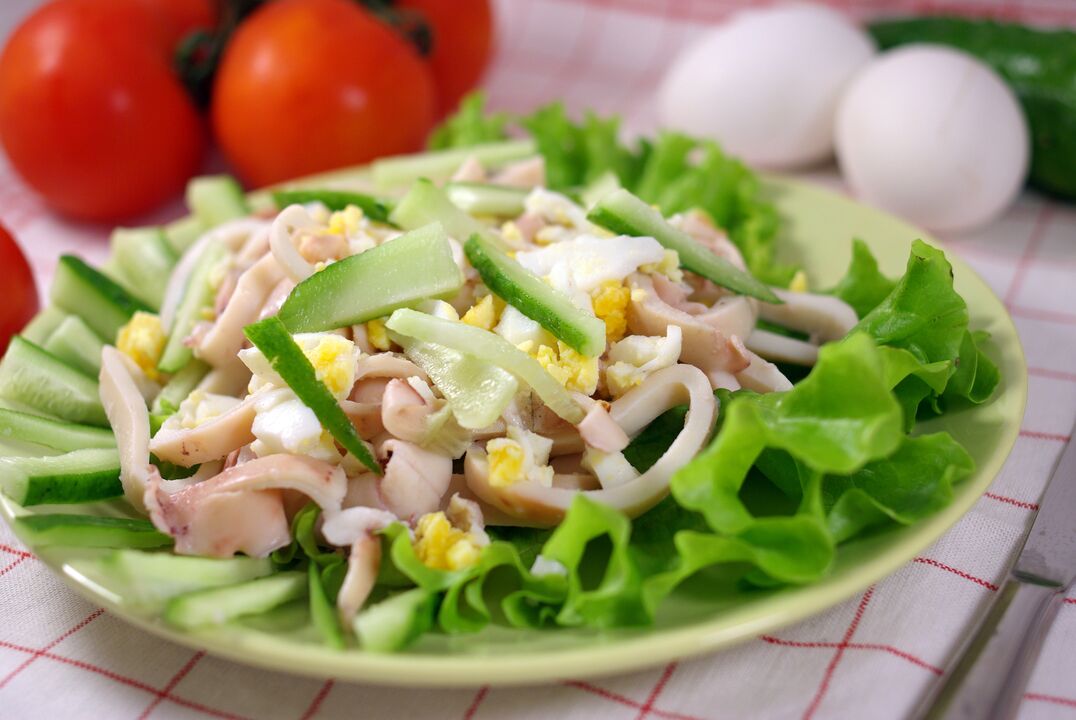 Salad with squid