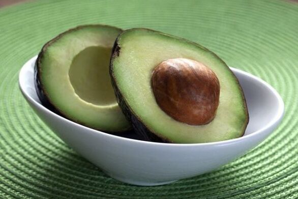 Avocado, containing omega-3 fatty acids, in the diet of those losing weight
